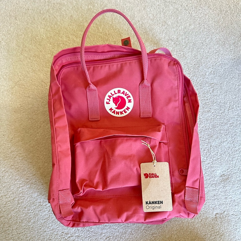 Fjallraven Kanken in Dahlia Red